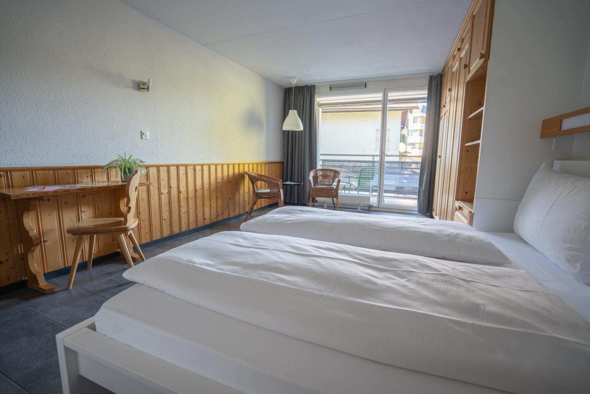 Hotel Des Alpes Флимс Екстериор снимка