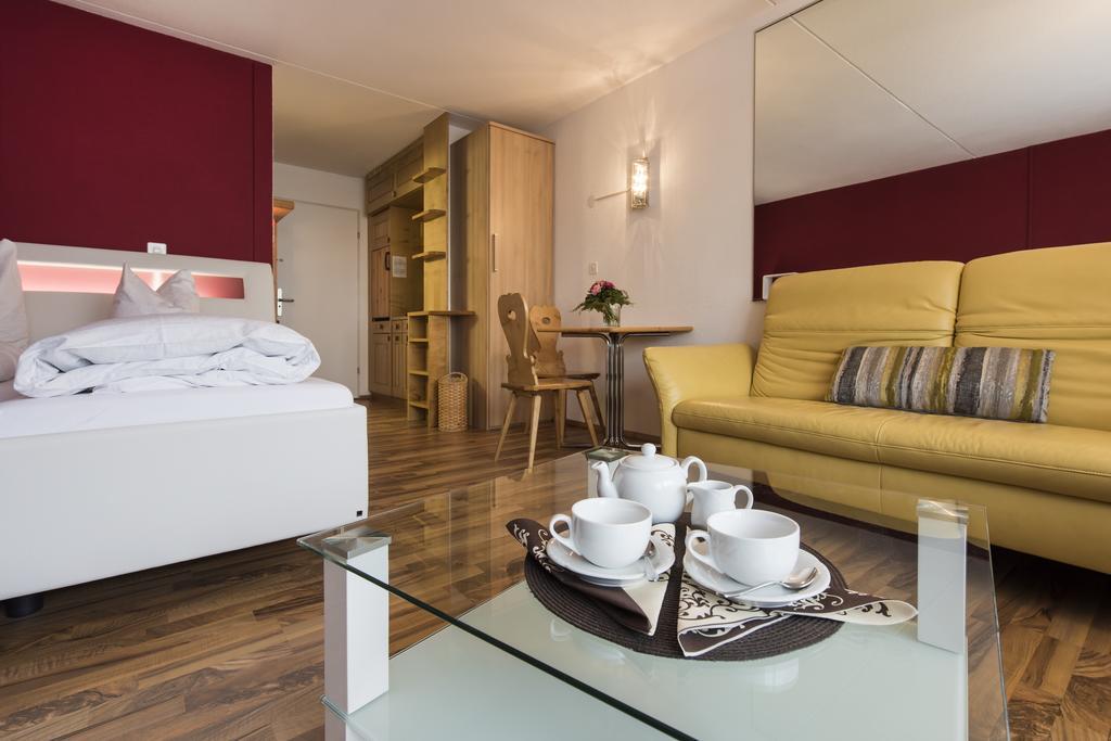 Hotel Des Alpes Флимс Екстериор снимка