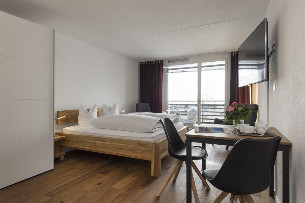 Hotel Des Alpes Флимс Екстериор снимка